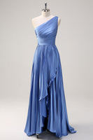 Laden Sie das Bild in den Galerie-Viewer, Blaues A-Linie Eine Schulter Plissee Brautjungfernkleid mit Rüschen und schlitz