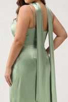 Laden Sie das Bild in den Galerie-Viewer, Salbei Satin Scheide Streamer Lange Plus-Size Brautjungfernkleid mit Schlitz