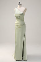 Laden Sie das Bild in den Galerie-Viewer, Salbei Meerjungfrau Eine Schulter Gerafftes Langes Satin Brautjungfernkleid mit Schlitz