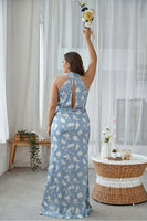 Laden Sie das Bild in den Galerie-Viewer, Scheide Halter Blaue Weißblume Plus-Size Bedrucktes Langes Brautjungfernkleid