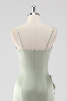 Laden Sie das Bild in den Galerie-Viewer, Salbei Langes Brautjungfernkleid aus Satin mit V-Ausschnitt und Rüschen