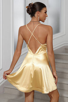 Goldenes kurzes A-Linie Satin Partykleid mit Spaghettiträgern