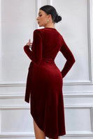 Laden Sie das Bild in den Galerie-Viewer, Burgundy Wickelkleid aus Samt mit langen Ärmeln