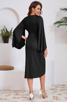 Laden Sie das Bild in den Galerie-Viewer, Schwarzes Meerjungfrau Asymmetrisches Midi Cocktailkleid mit V-Ausschnitt und Ärmeln