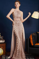 Laden Sie das Bild in den Galerie-Viewer, Goldenes Glitzer A-Linie Spaghettiträger Langes Ballkleid mit Perlen