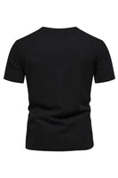 Laden Sie das Bild in den Galerie-Viewer, Weißes Herrenhemd aus Strickbaumwolle mit Rundhalsausschnitt und kurzen Ärmeln