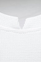 Laden Sie das Bild in den Galerie-Viewer, Weißes Herrenhemd aus Strickbaumwolle mit Rundhalsausschnitt und kurzen Ärmeln