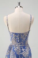 Laden Sie das Bild in den Galerie-Viewer, Blaues Burnout Blumen Meerjungfrau Spaghetti Träger Korsett Brautjungfernkleid mit Schlitz