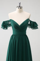 Laden Sie das Bild in den Galerie-Viewer, Dunkelgrünes langes A-Linie Chiffon Brautjungfernkleid mit V-Ausschnitt