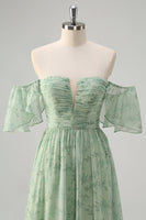 Laden Sie das Bild in den Galerie-Viewer, Dusty Sage A Linie Schulterfreies Drucken Langes Ballkleid mit Schlitz