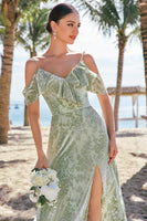 Laden Sie das Bild in den Galerie-Viewer, Dusty Sage Schulterfreies Samt Brautjungfernkleid mit Schlitz