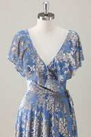 Laden Sie das Bild in den Galerie-Viewer, Grau Blau A-Linie Burnout Samt V-Ausschnitt Brautjungfernkleid mit Blumendruck