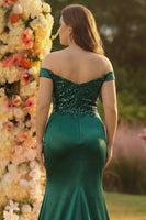 Laden Sie das Bild in den Galerie-Viewer, Dunkelgrünes Meerjungfrauen Schulterfreies Satin Ballkleid in Übergröße