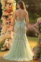 Laden Sie das Bild in den Galerie-Viewer, Grünes Meerjungfrauen Neckholder Korsett appliziertes langes Ballkleid mit Schlitz