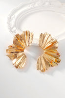 Laden Sie das Bild in den Galerie-Viewer, Goldene stilvolle plissierte Legierung Ohrringe