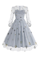 Laden Sie das Bild in den Galerie-Viewer, Geblümtes blaues A-Linie Kleid aus den 1950er Jahren mit langen Ärmeln