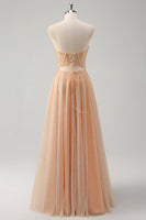 Laden Sie das Bild in den Galerie-Viewer, Glitter Champagne A Linie Korsett trägerloses Ballkleid mit Schlitz