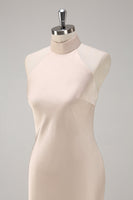 Laden Sie das Bild in den Galerie-Viewer, Meerjungfrau Etui Neckholder Langes Brautjungfernkleid mit Schlitz Champagner