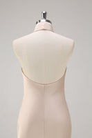 Laden Sie das Bild in den Galerie-Viewer, Meerjungfrau Etui Neckholder Langes Brautjungfernkleid mit Schlitz Champagner