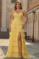 Laden Sie das Bild in den Galerie-Viewer, Fuchsia A Linie trägerloses Korsett Gestuftes Ballkleid mit Rüschen