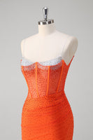 Laden Sie das Bild in den Galerie-Viewer, Orange Spaghettiträger Perlenbesetztes Korsett Meerjungfrau Ballkleid