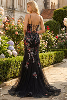 Laden Sie das Bild in den Galerie-Viewer, Schwarzes Meerjungfrau Spaghettiträger Appliziertes langes Ballkleid mit Pailletten