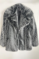 Laden Sie das Bild in den Galerie-Viewer, Flauschiger brauner Kunstpelzmantel mit gekerbtem Revers