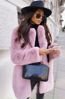 Laden Sie das Bild in den Galerie-Viewer, Weißer flauschiger Damen Pelzmantel mit Taschen