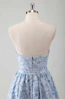 Laden Sie das Bild in den Galerie-Viewer, Blaues trägerloses A-Linie Ballkleid mit Gürtel