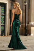 Laden Sie das Bild in den Galerie-Viewer, Glitzerndes Dunkelgrünes Korsett Meerjungfrauen Langes Ballkleid mit Perlen und Schlitz