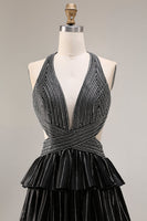 Laden Sie das Bild in den Galerie-Viewer, Schwarzes Gestuftes Rüschen A-Line Neckholder Rückenfreies Langes Ballkleid mit Schlitz