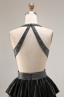 Laden Sie das Bild in den Galerie-Viewer, Schwarzes Gestuftes Rüschen A-Line Neckholder Rückenfreies Langes Ballkleid mit Schlitz