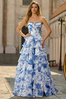 Laden Sie das Bild in den Galerie-Viewer, ZAPAKA Damen Weißblaues Blumen Langes Ballkleid mit Schlitz Trägerloses Baskische Taille A-Linie Gestuftes Rüschen Abendkleid