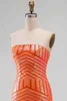 Laden Sie das Bild in den Galerie-Viewer, Glitzerndes Orange Meerjungfrauen Pailletten Trägerloses Langes Abschlussballkleid mit Schlitz