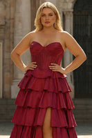 Laden Sie das Bild in den Galerie-Viewer, Grünes Herzausschnitt Gestuftes Satin Korsett Langes Plus Size Ballkleid mit Schlitz