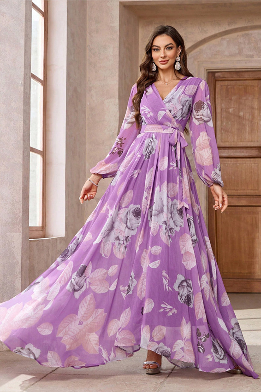 Lila Blumen bedrucktes Chiffon A-Linie V-Ausschnitt Langes Ballkleid mit langen Ärmeln