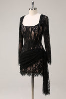 Laden Sie das Bild in den Galerie-Viewer, Schwarzes kurzes Cocktailkleid mit quadratischem Ausschnitt und gerafftem Rücken und langen Ärmeln