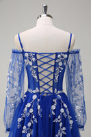 Laden Sie das Bild in den Galerie-Viewer, Glitzerndes Königsblaues A-Linie Ballkleid mit langen Ärmeln und Applikationen