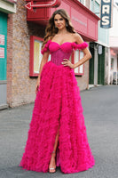 Laden Sie das Bild in den Galerie-Viewer, Fuchsia Gestuftes A-Linie Schulterfreies langes Korsett Ballkleid mit Perlenstickerei