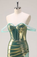 Laden Sie das Bild in den Galerie-Viewer, Grünes schulterfreies Meerjungfrauen Metallic Langes Korsett Ballkleid mit Schlitz
