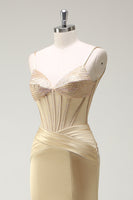 Laden Sie das Bild in den Galerie-Viewer, Glitzernde Meerjungfrau Spaghettiträger Goldenes Korsett Langes Ballkleid mit Schlitz