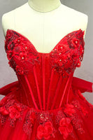 Laden Sie das Bild in den Galerie-Viewer, Glitzer Herzausschnitt Tüll Appliziertes Rotes Quinceanera Kleid mit Schleppe