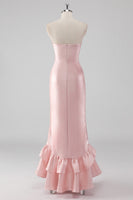 Laden Sie das Bild in den Galerie-Viewer, Rosa Trägerloses Partykleid aus Satin mit Rüschen und Schlitz