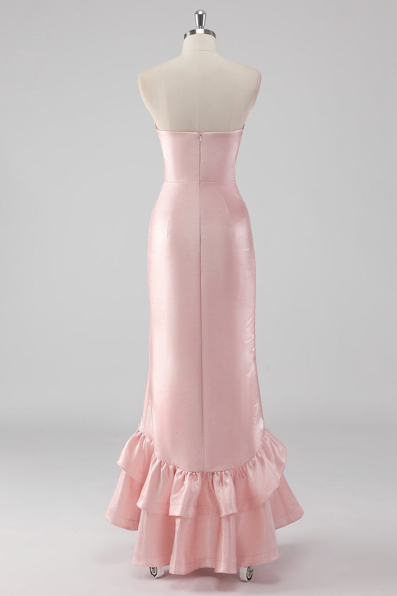 Laden Sie das Bild in den Galerie-Viewer, Rosa Trägerloses Partykleid aus Satin mit Rüschen und Schlitz