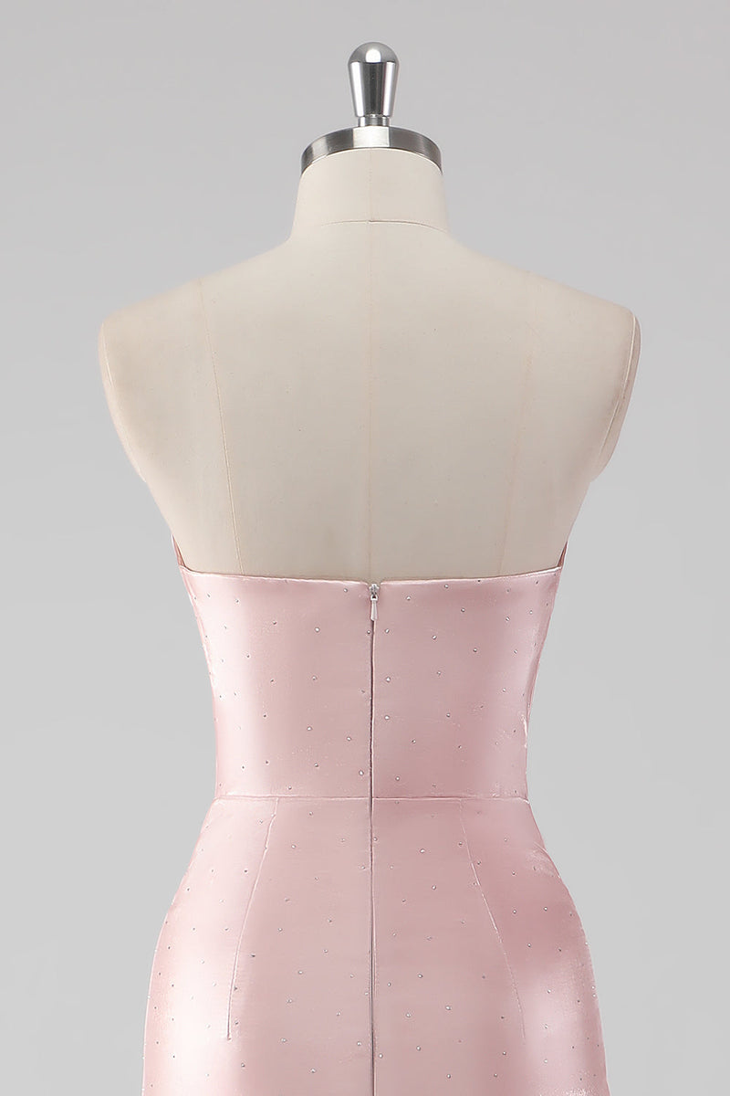 Laden Sie das Bild in den Galerie-Viewer, Rosa Trägerloses Partykleid aus Satin mit Rüschen und Schlitz