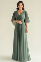 Laden Sie das Bild in den Galerie-Viewer, Grünes A-Linie Falten Chiffon Halbärmel Langes Chorkleid