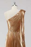 Laden Sie das Bild in den Galerie-Viewer, Goldenes A-Linie Metallic Satin Abendkleid mit einer Schulter