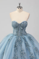 Laden Sie das Bild in den Galerie-Viewer, Prinzessin Grau Blau Trägerloses Quinceanera Kleid aus Tüll mit Applikationen
