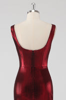 Laden Sie das Bild in den Galerie-Viewer, Burgundy Satin Abendkleid mit Rundhalsausschnitt und Schlitz