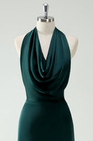 Laden Sie das Bild in den Galerie-Viewer, Neckholder Tannengrün Meerjungfrau Langes Brautjungfernkleid mit Schlitz